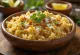 Bajra upma, servert med frisk koriander og lime