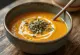Kremet søtpotetsuppe med ingefær servert