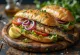 Balık ekmek med makrell, servert med tomat, salat og sitron