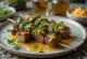 Sosatie med lammekjøtt, grillet kjøtt og grønnsaker, pyntet med koriander