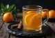 Appelsin-krydret eplecider servert