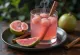 Guavacider servert i glass
