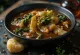 Vegansk Ogbono-suppe servert med grønnsaker og tykk konsistens