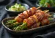 Asparges bacon yakitori - asparges rullet i bacon med friske grønnsaker