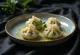 Vegansk Bánh bột lọc servert med frisk mynte