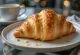 Nystekt fransk croissant