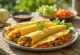 Bánh xèo med grønnsaker, sprø vietnamesisk pannekake servert med frisk salat